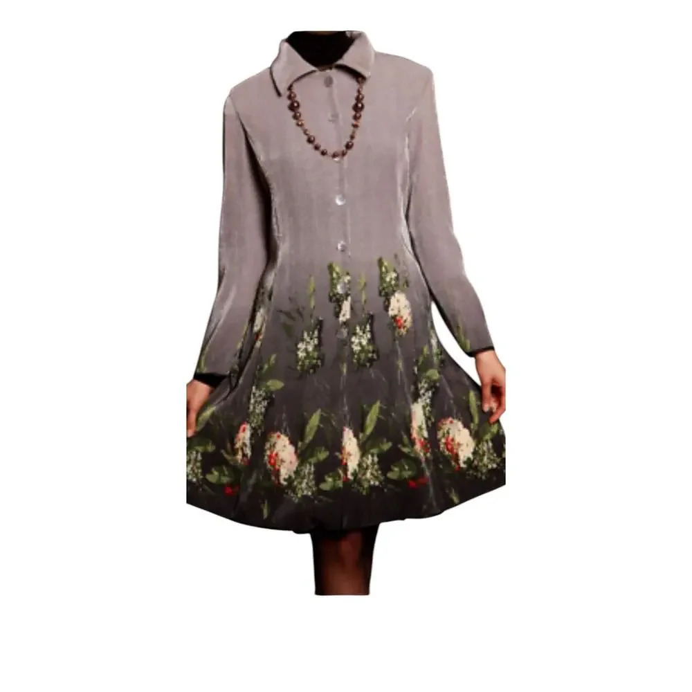 Jerry T Jacket NWOT Sz Meduim Silver Grey Floral Button Front Abstract Design